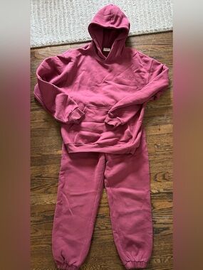 Comfrt Unisex Berry Hoodie & Joggers Set great condition
